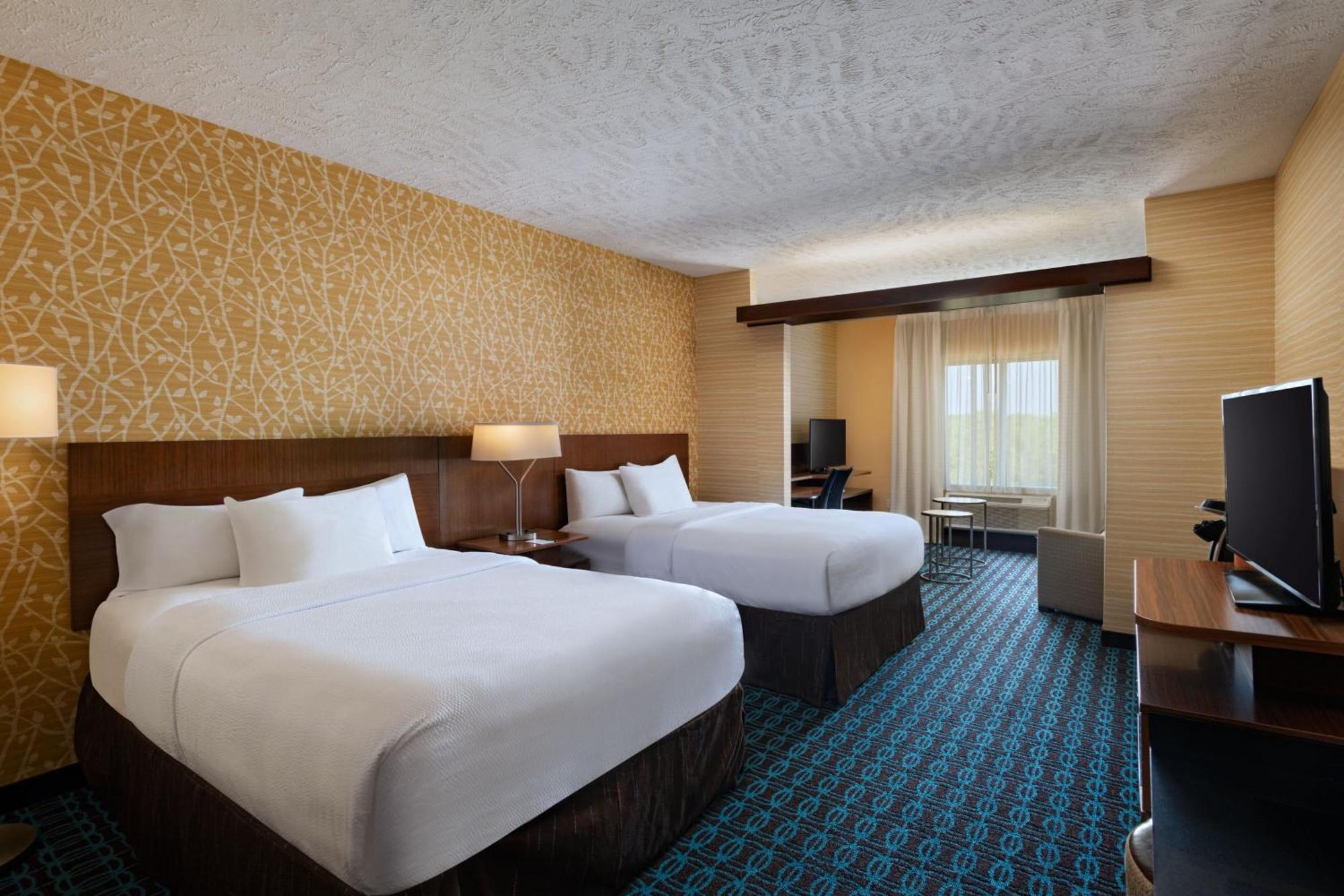 Suite, 2 Queen, Sofa bed,1537521838:JPEG